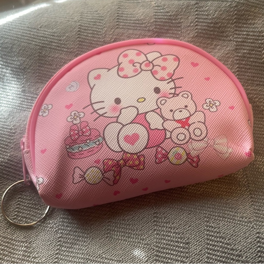 Hello Kitty Keychain Zip Pouch (1) - Picture 4 of 6